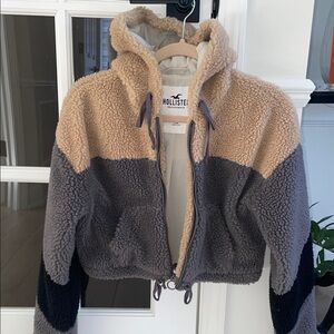 Hollister Colorblock Sherpa Hoodie - Beige & Gray